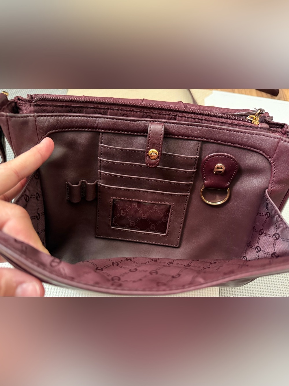 Vintage Etienne Aigner Bag - Picture 5 of 14
